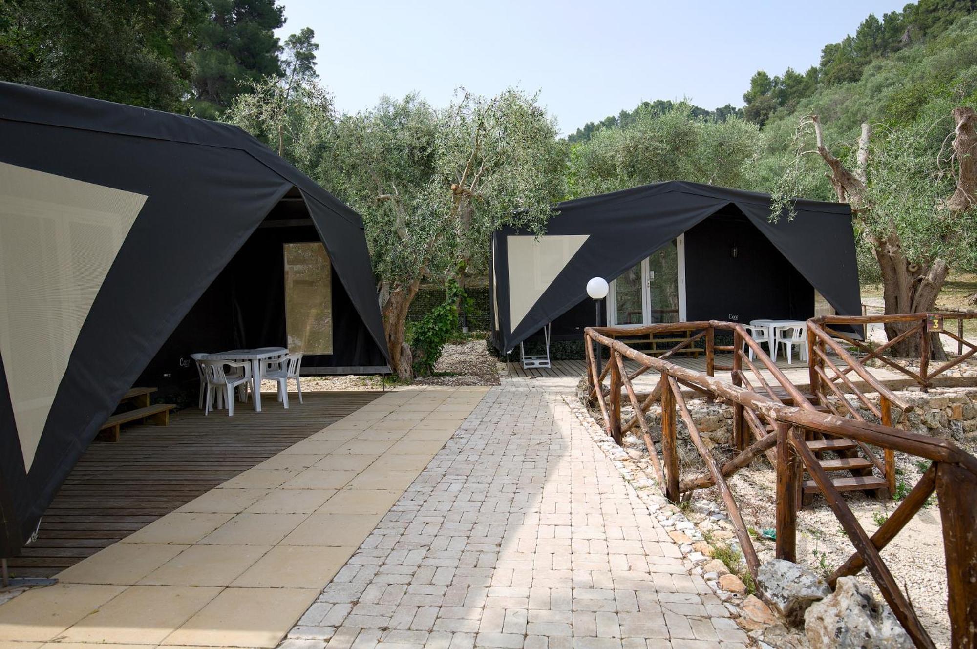 Village Valle D'Oro Aparthotel San Menaio Eksteriør billede