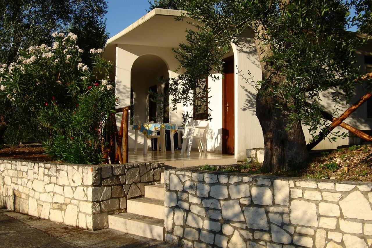 Village Valle D'Oro Aparthotel San Menaio Eksteriør billede